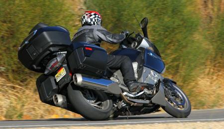 dunlop sportmax roadsmart ii review, The RS II allows the big and fast K1600GTL to explore its performance limits