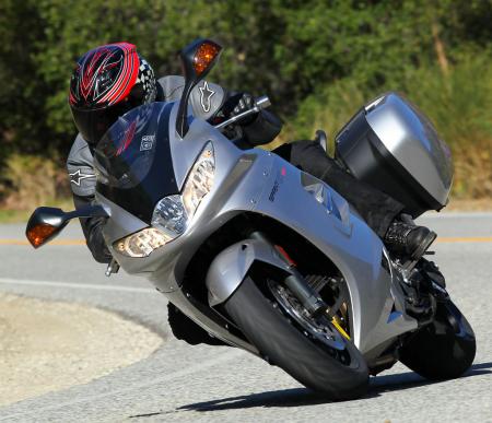 dunlop sportmax roadsmart ii review, A motorcycle like Triumph s Sprint GT demands much from its tires handling grip in wet weather mileage and comfort The newly updated Roadsmart II is an excellent choice for just such a motorcycle