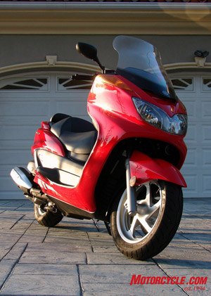 2008 yamaha majesty review motorcycle com, The sporty wheels are a nice touch