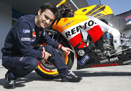 motogp 2009 catalunya preview, Honda released several images of Dani Pedrosa in this pose Is that a smart idea for a guy with a bad hip