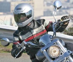 a new way to cruise 2007 hyosung avitar road test motorcycle com, Gabe and his Shift 967 jacket out for a spin