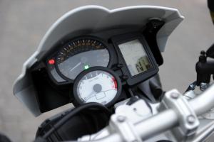 2011 bmw f800r review motorcycle com, Gauges are compact and functional except for the small numbers on the speedometer