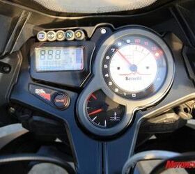 2008 benelli tre1130k review motorcycle com, That s a lot of info coming out of such a compact area Note the Power Control button