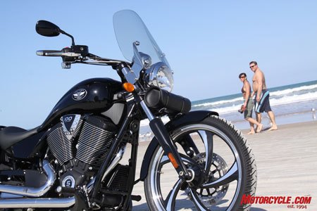 2009 victory vegas 8 ball review motorcycle com, The new Stingray wheels on the 8 Ball garnered plenty of compliments