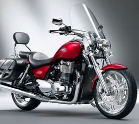 triumph to add seven models by 2012, The 2010 Triumph Thunderbird SE comes equipped with several accessories such as the quick detach windscreen and saddlebags