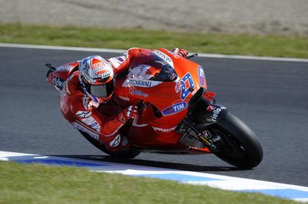 motogp 2010 motegi results, With another late season surge Casey Stoner won his second race in a row beating Andrea Dovizioso to the finish