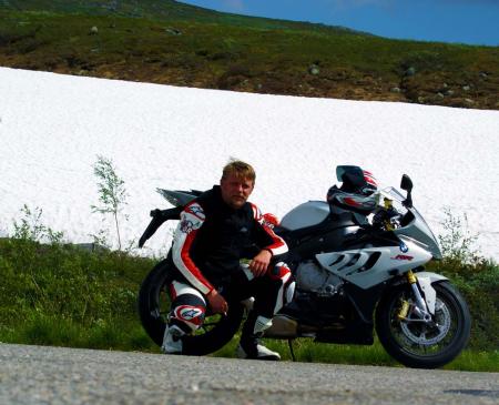 testing bmw s s1000rr at the arctic circle