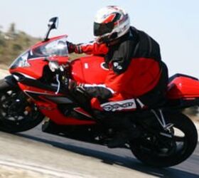 2006 open superbike shootout motorcycle com, This is Dale in a rare moment of color coordination