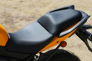 2012 kawasaki versys review motorcycle com, After 200 miles tall riders will grow to heavily dislike this saddle Roderick describes it as a thinly disguised torture device but our shorter testers judged it as satisfactory