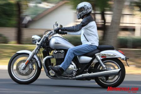 2010 kawasaki vulcan 1700 classic vs 2010 triumph thunderbird motorcycle com, The Thunderbird s quick for a cruiser handling and revvy engine may appeal more to the sport riding set The Triumph is also well suited for slow speed posing but isn t quite as plush a ride as the Vulcan