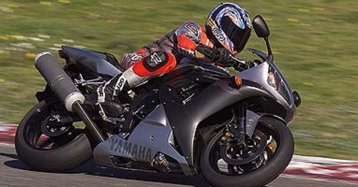 First Ride: 2002 Yamaha YZF-R1 | Motorcycle.com