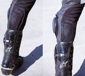 alpinestars atem leathers review, Instead of relying on accordion stretch panels to contour around the rider s calfs the Atem uses Aramid fabric with a zipper Open it for larger calves close it for smaller ones