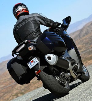 2010 kawasaki concours 14 review motorcycle com, The exhaust can is slightly shorter and sports redesigned end caps
