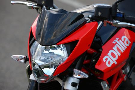 2010 aprilia shiver 750 abs review motorcycle com, A new small fairing offers a little more wind protection