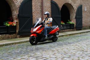 2012 kymco scooter lineup review motorcycle com, The Downtown 200i shares the same peppy engine as the People GTi 200