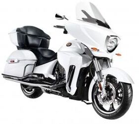 2012 victory cross country tour preview motorcycle com, The Cross Country Tour s tall windscreen and adjustable wind deflectors are smart upgrades on a bike intended for the long haul