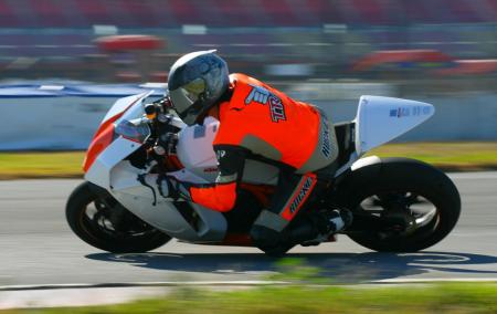 2012 ktm rc8 r and rc8 r race spec review first ride motorcycle com, In addition to its racing bodywork the Race Spec comes with a racing bubble windscreen and thinly padded racing seat