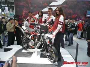 milan show wrap up, Husqvarna brings fuel injection to its four stroke dirtbikes