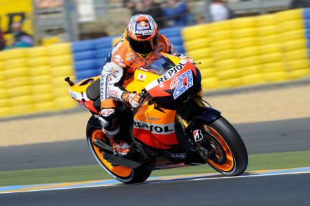 motogp 2011 le mans results, Casey Stoner was fined 5 000 euros for punching Randy de Puniet during the warmup A fight between an Australian and a Frenchman We ll take the Aussie GEPA pictures Gold and Goose Gareth Harford
