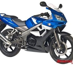 2010年kymco摩托车阵容介绍摩托车com, 150 Quannon kymco sportbike年代的第一次尝试