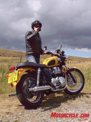 2007 triumph bonneville t100 review motorcycle com