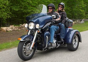 2009 h d tri glide ultra classic, Harley Davidson enters the trike market with the 2009 Tri Glide Ultra Classic