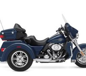2009 h d tri glide ultra classic, The Tri Glide has an all new chassis and a longer fork with a 32 degree rake