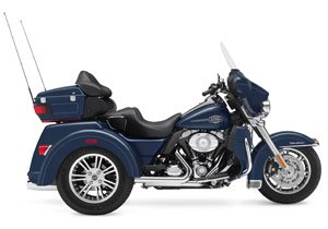2009 h d tri glide ultra classic, The Tri Glide has an all new chassis and a longer fork with a 32 degree rake