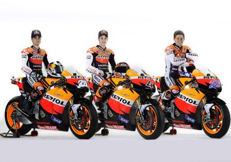 honda denies dct rumors on motogp bikes, Honda isn t saying what the secret is but its MotoGP riders are using a new transmission that allows for faster gear changes