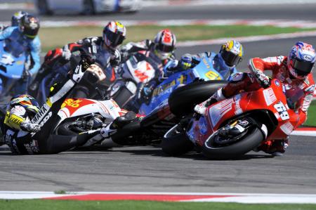 motogp 2009 misano results, An aggressive start by Alex de Angelis took out American riders Colin Edwards and Nicky Hayden