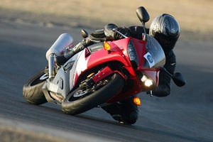2005 best of the best r6 v gsx r1000 motorcycle com