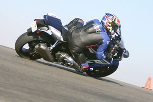2005 best of the best r6 v gsx r1000 motorcycle com, Two more seconds and pin it Gabe Go ahead and take your two seconds while I start smoothly rolling into the throttle right now Sean