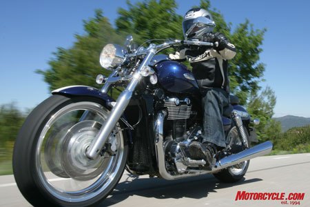 2010 triumph thunderbird review motorcycle com