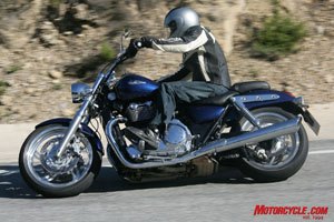 2010 triumph thunderbird review motorcycle com, Despite its considerable size the T Bird is well balanced and sure footed