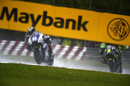 motogp 2012 sepang results, Ben Spies and Cal Crutchlow both crashed out on the wet track