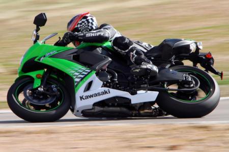 2010 kawasaki zx 10r review motorcycle com, Pete leans the Special Edition ZX 10R into a right hander