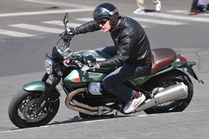 2009 moto guzzi griso 8v se review motorcycle com