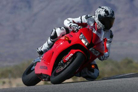 2013 honda cbr600rr review track impression motorcycle com, At 22 pounds Honda s C ABS available in 2013 on all red CBR600RRs doesn t go unnoticed at the track Otherwise the RR s radial mounted four piston Nissin calipers provide plenty of stopping power