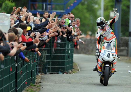 2010 isle of man tt recap, With a record five wins in a single Isle of Man TT Ian Hutchinson is the Michael Phelps of road racing