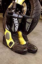 prexport rs1 suit, The boots featured strategically placed bits of carbon fiber