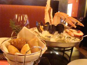 las vegas vip experience, The sinful Seafood Tower at Envy