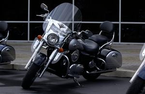 2005 vulcan nomad 1600 motorcycle com, The windscreen seems to have been copied from a 75 year old police bike so it s no surprise when it buffets at highway speeds