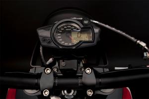 2010 zero s and ds review motorcycle com, No tachometer needed here Zero s no frills cockpit delivers what you need to know