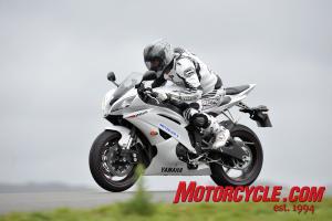 metzeler sportec m5 review, A light rain fell on our session aboard the racy Yamaha R6 but the fun continued unabated