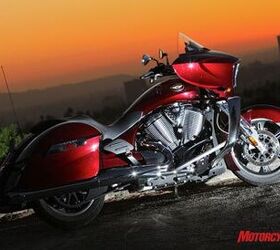 2010 victory cross country review motorcycle com, 2010 Victory Cross Country is attractive in any light