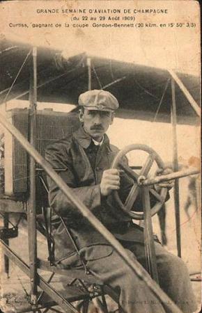 motorcycle history part 2, Glenn Curtiss taking to the air