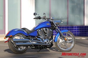2008 victory models motorcycle com, The Vegas Low should appeal to many women with its low saddle pull back bars more rearward footpegs lower rear suspension and adjustable brake lever Many dudes should like it for the same reasons
