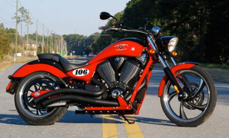 2010 victory vegas le review motorcycle com, During our short time with this Vegas LE we came to think the LE might be the best iteration of the Vegas to date too bad only 100 of them were made Poop