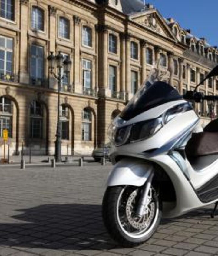 2012 piaggio x10 350 review motorcycle com, The Piaggio X10 350 is a comfortable and practical scooter with an engine that performs better than its displacement would suggest