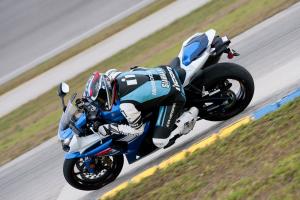 2012 suzuki gsx r1000 review video motorcycle com, With the shortest wheelbase in its class at 1405mm 55 3 inches the numbers suggest the Suzuki is quick to turn